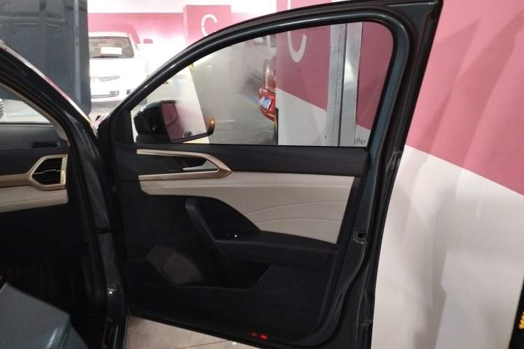 Used Volkswagen Tharu 2023 300TSI Two-Wheel-Drive Full Moon Edition