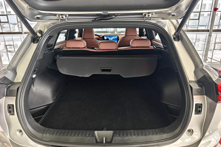 Used Haval XY 2022 2.0T ZhiZun Edition Trunk
