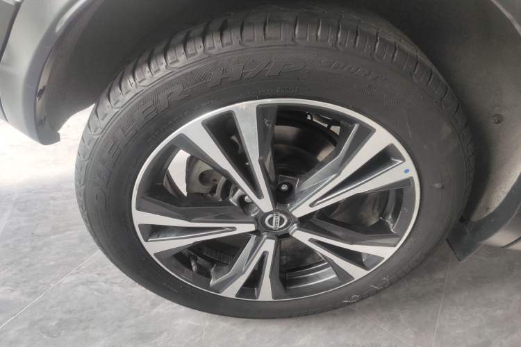Used Nissan Qashqai 2022 2.0L CVT XV Prem.Pro Deluxe Navigation Edition Right Front Wheel Hub