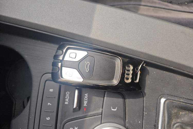 Used Audi A4L 2017 Plus 40 TFSI Ambition Model

