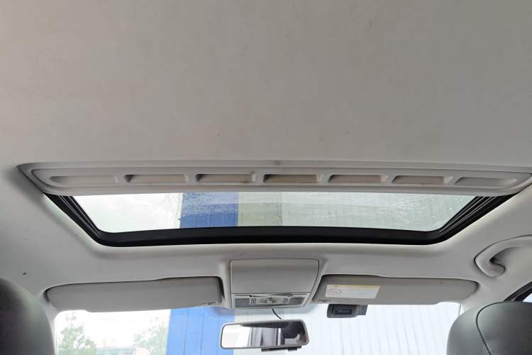 Used Volkswagen Lavida 2015 1.6L Manual Comfort Edition Headliner