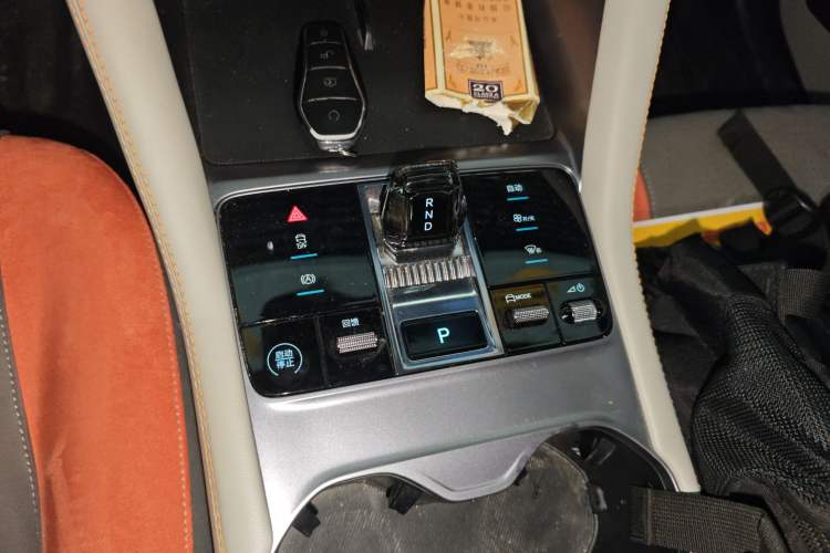 Used BYD Song PLUS New Energy 2024 Honor Edition EV 520km Luxury Model Gear Lever