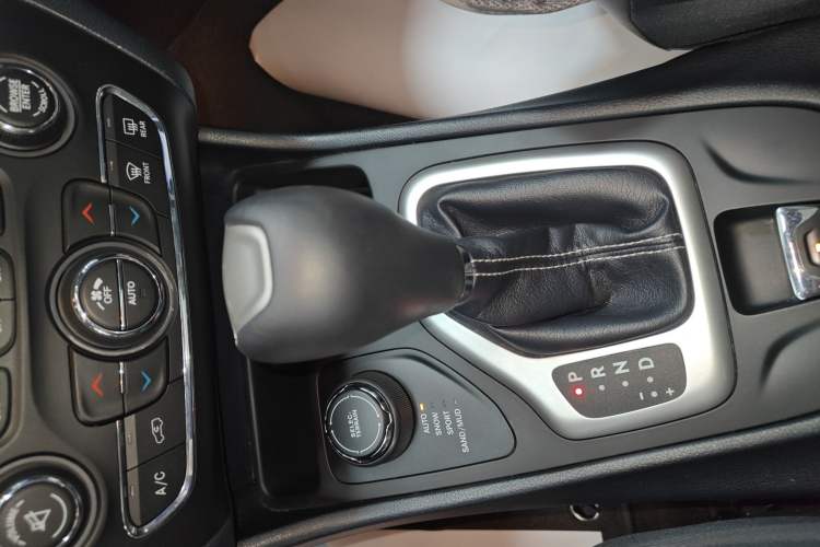 Used Jeep Cherokee 2016 2.4L Professional Edition
