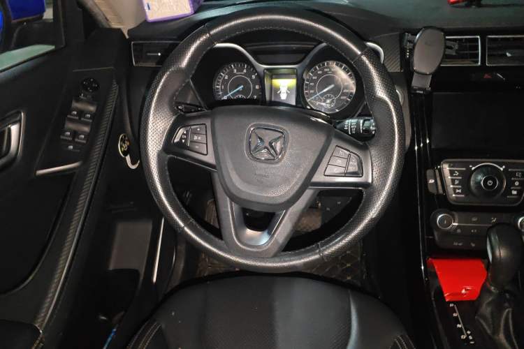 Used JMC Yusheng S330 2016 1.5L GTDi Automatic Two-Wheel Drive Fashion Edition Steering Wheel