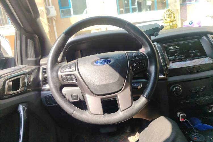 Used Ford Everest 2016 2.0T Gasoline Automatic 4x4 Flagship Edition Steering Wheel