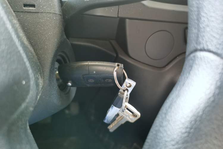 Used JMC Fushun 2022 2.0T Manual Multi-Function Passenger Vehicle Mid-Range High Roof 6-7 Seats