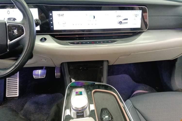 Used ARCFOX Alpha S 2021 708S+ 160kW Audio And AC Panel