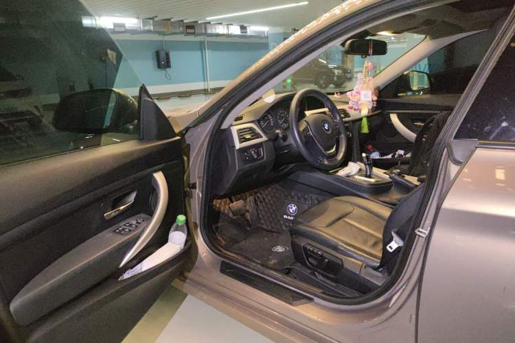 Used BMW 3 Series GT 2014 320i Leading Model Driver Seat