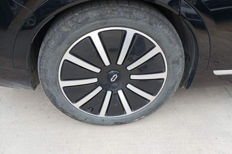 Used Hima AITO M9 2025 Extended-Range Ultra Version 52 kWh 6-Seater