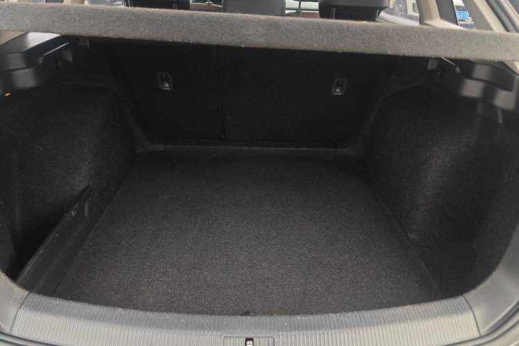 Used Volkswagen C-TREK 2017 230TSI DSG Comfort Version
