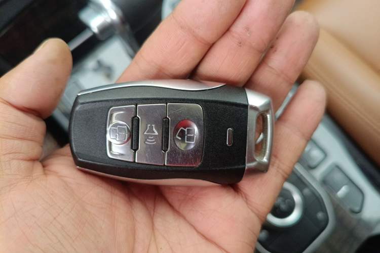 Used Haval H6 Coupe 2015 Blue Label 2.0T Automatic Two-Wheel Drive Prestige Model Vehicle Key