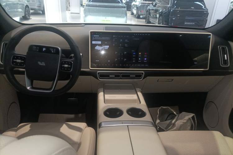 Used Li Auto L7 2023 Pro Model Center Console