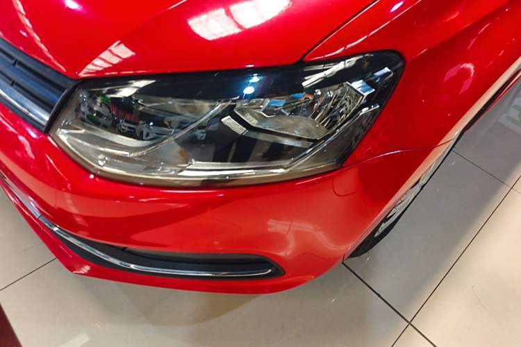 Used Volkswagen Polo 2014 1.4L Automatic Comfort Edition Left Front Headlight