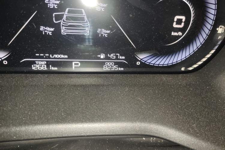 Used Geely Auto Emgrand 2023 4th Generation Champion Edition 1.5L CVT Luxury Model Odometer Close Up