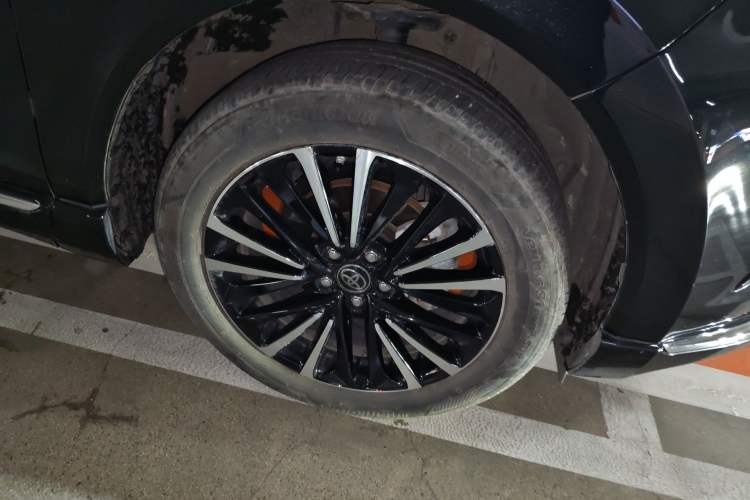 Used Toyota Venza 2022 2.0L CVT Two-Wheel Drive Prestige Edition Right Front Wheel Hub