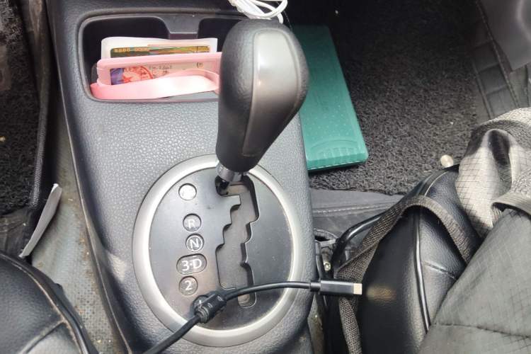 Used Suzuki SX4 2012 1.6L Automatic Ruiqi Model Gear Lever