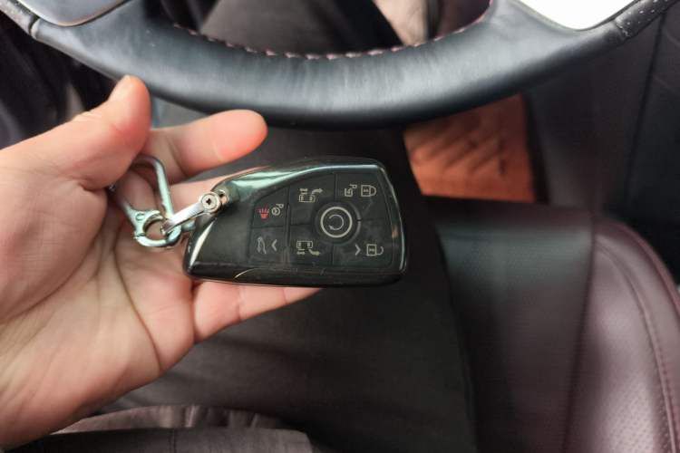 Used Buick Century 2023 2.0T Six-Seater Yinshi Edition
