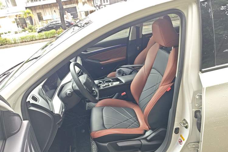 Used CHANGAN Eado 2023 Changan Edition PLUS Blue Whale NE 1.4T GDI DCT Prestige Version