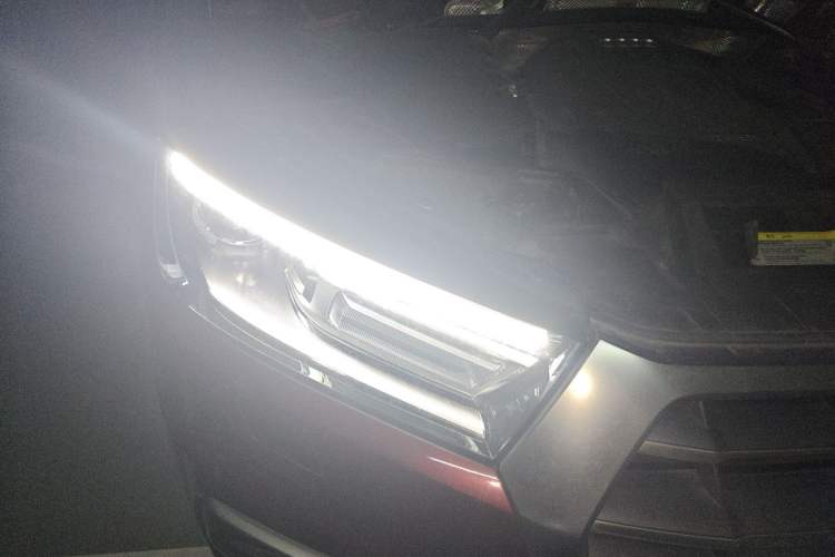 Used Audi Q5L 2018 40 TFSI Prestige Edition China V Right Front Headlight