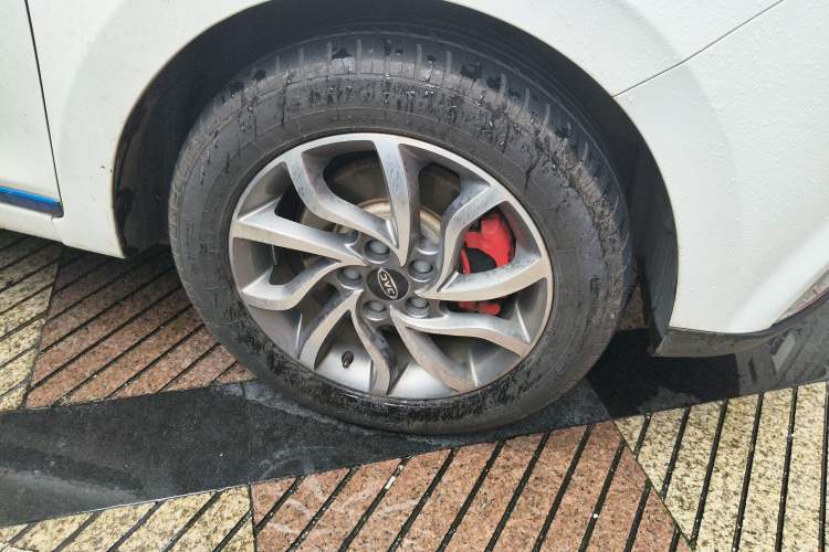 Used JAC iEV7S 2018 Smart Enjoyment Model