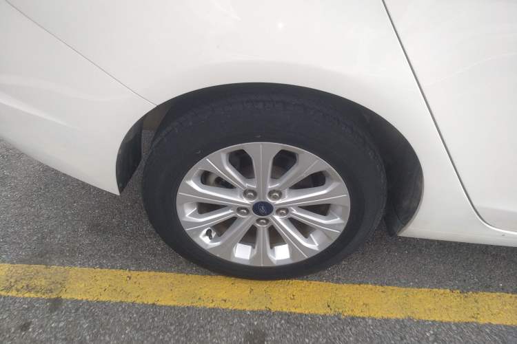 Used Ford Escort 2015 1.5L Manual Fashion Edition
