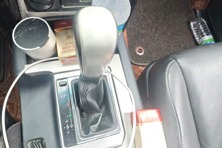 Used Toyota Prado 2016 2.7L Automatic Standard Edition Gear Lever