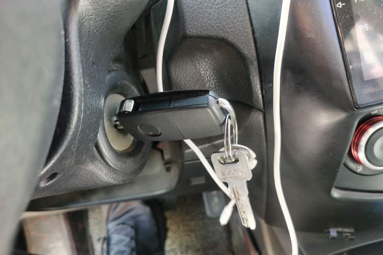 Used Nissan Livina 2015 1.6XE CVT Comfort Edition Vehicle Key