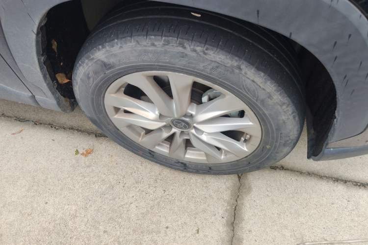 Used Toyota Corolla Cross 2023 2.0L Elite Edition Right Front Wheel Hub