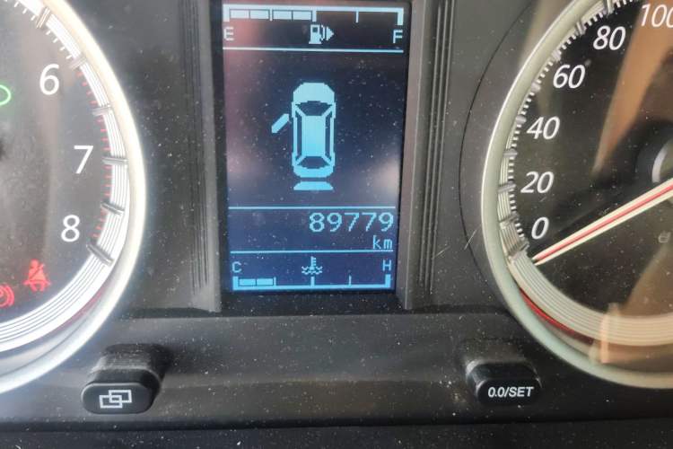 Used FORTHING Joyear X5 2017 1.6L Manual Luxury Model Odometer Close Up