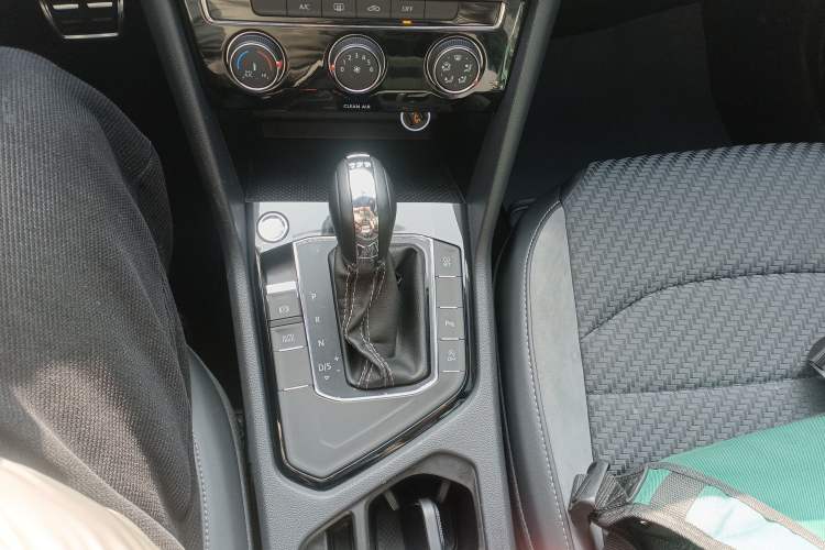 Used Volkswagen Tharu 2019 280TSI Two-Wheel Drive R-Line China V Standard
