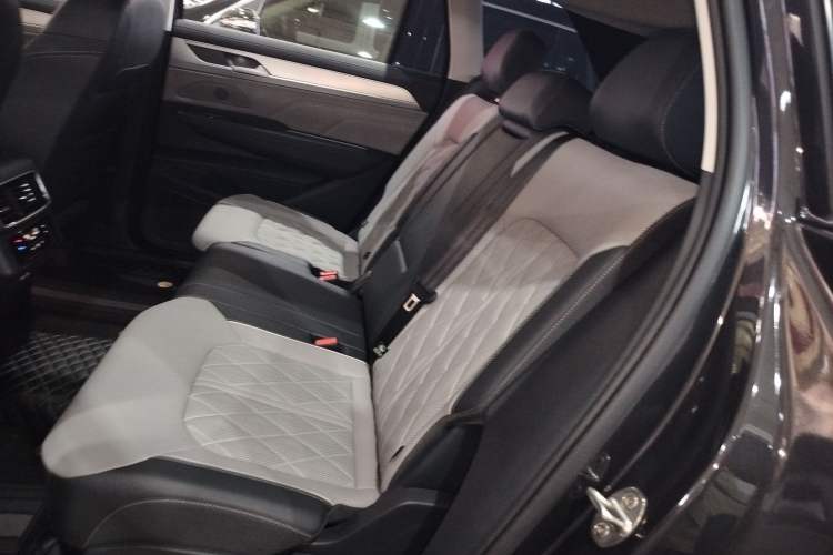 Used Volkswagen Tavendor 2023 380TSI Four-Wheel Drive R-Line Cruise Edition