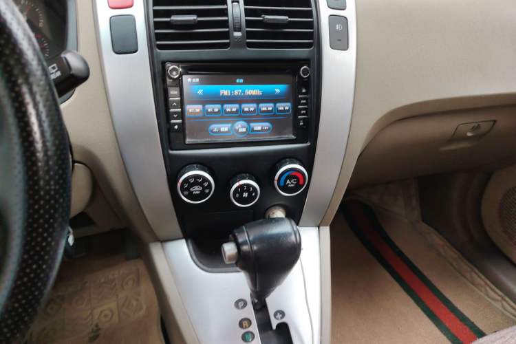 Used Hyundai Tucson 2009 2.0L Automatic Two-Wheel Drive with Sunroof
