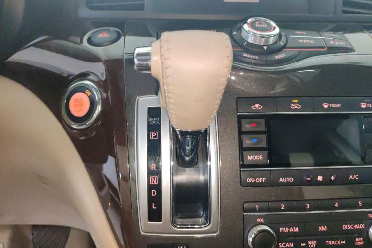 Used Nissan Quest 2015 3.5L SL Gear Lever