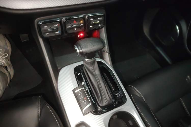 Used GAC Trumpchi GS3 2021 POWER 270T Automatic Luxury Edition Gear Lever