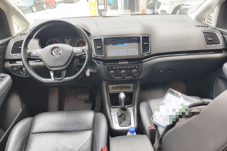 Used Volkswagen Sharan 2016 380TSI Luxury 7-Seater Center Console