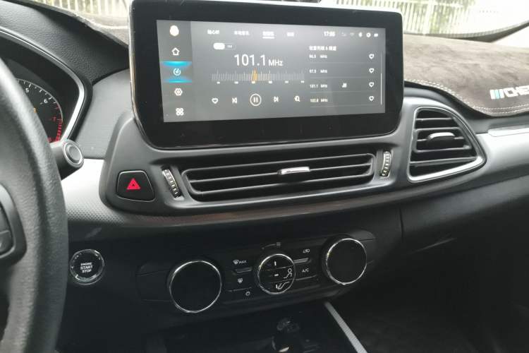 Used EXEED Lingyun 2019 1.6T Two-Wheel-Drive Platinum Edition
