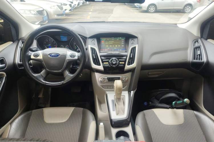 Used Ford Focus 2012 Sedan 1.6L Automatic Fashion Edition