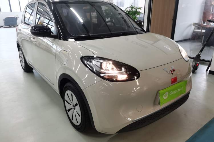 Used Wuling Bingo 2023 203km Light Edition Front Right 45 Deg