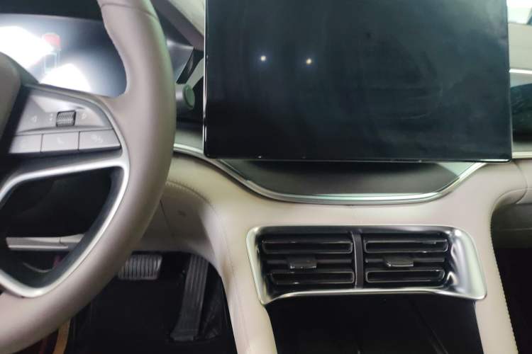 Used BYD Song PLUS New Energy 2025 EV Intelligent Driving Version 520km Premium Model Center Console