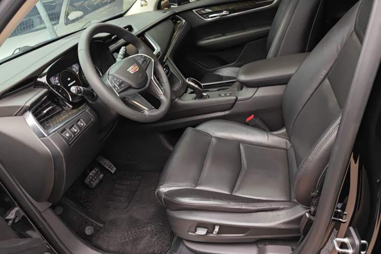 Used Cadillac XT5 2018 25T Luxury Model