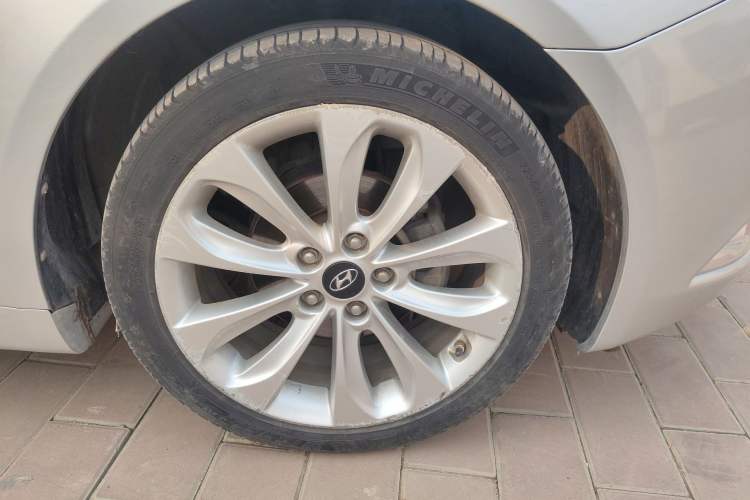 Used Hyundai Sonata 2011 2.4L Automatic Top-Tier Version
