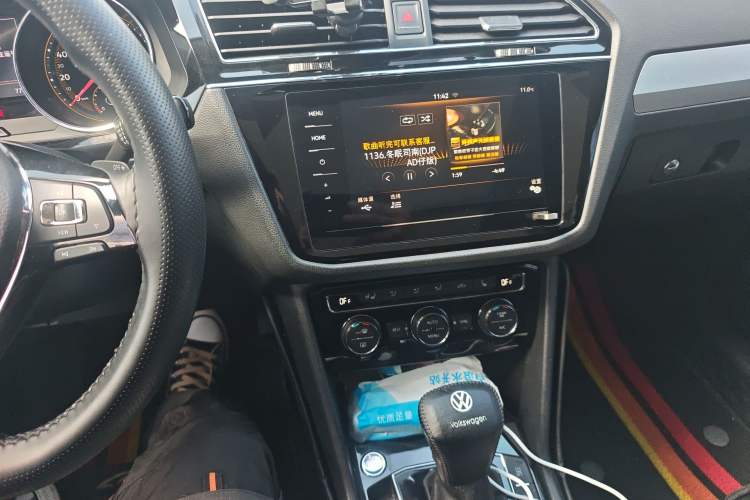 Used Volkswagen Tiguan L 2020 330TSI Automatic Two-Wheel Drive Smart Luxury Edition China VI Standard Audio And AC Panel