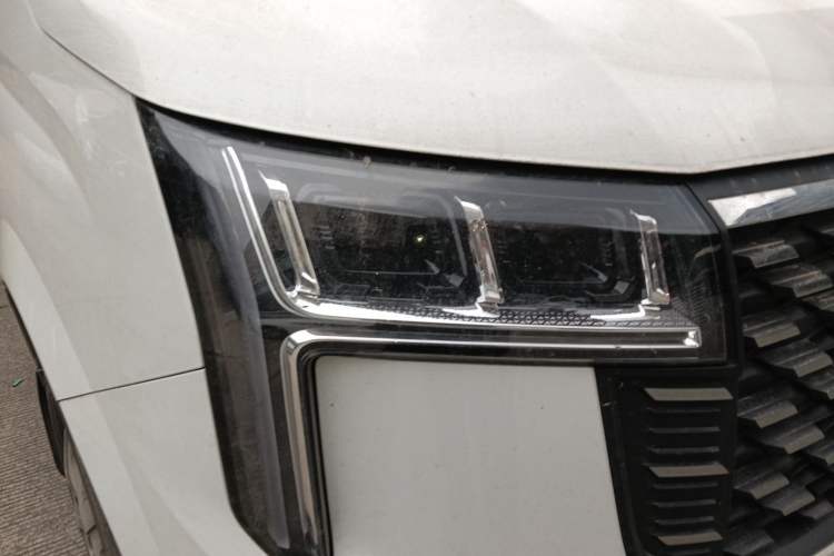 Used SAIC MAXUS Xintu V80 2025 PRO Aoyuntong 2.0T Automatic Long Wheelbase Ultra-Low Roof 6/7/8/9-Seater
