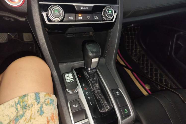 Used Honda Civic 2016 220TURBO CVT Prestige Edition Gear Lever