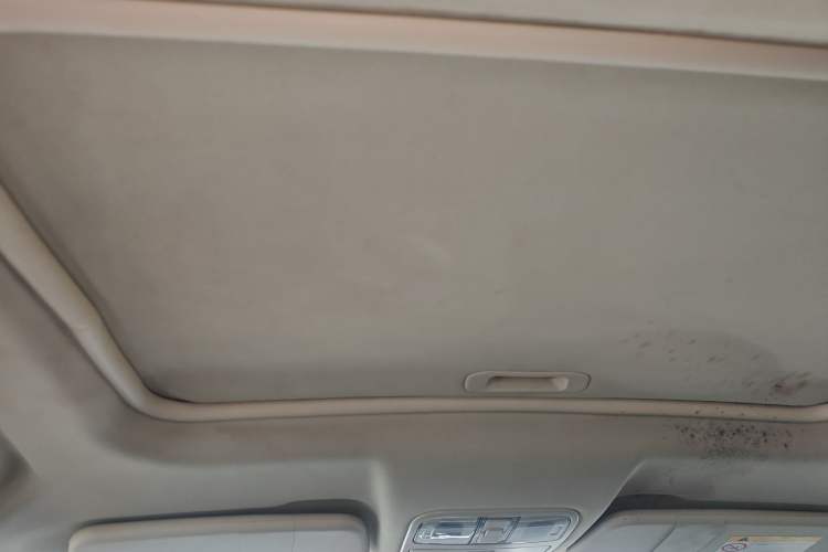 Used Dongfeng Fengon 580 2016 Revised Version 1.5T CVT Luxury Edition Headliner