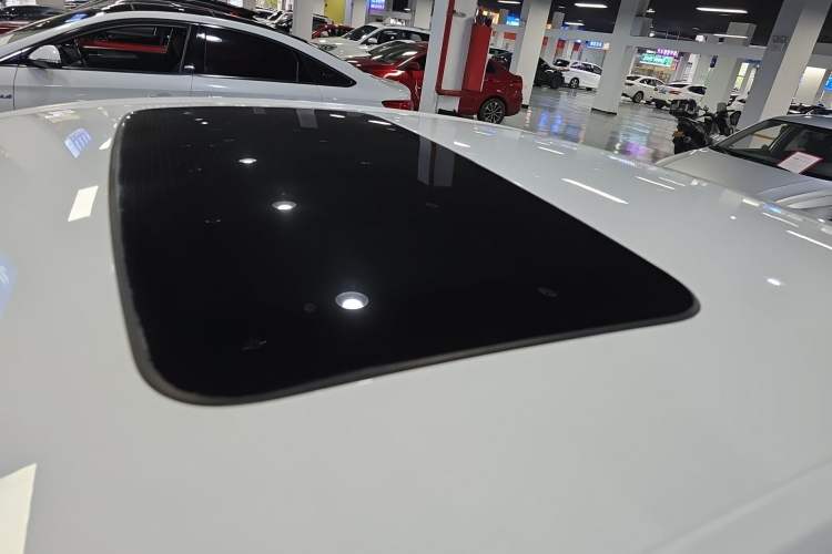 Used Chevrolet Cavalier 2016 1.5L Automatic Xinyue Edition Roof