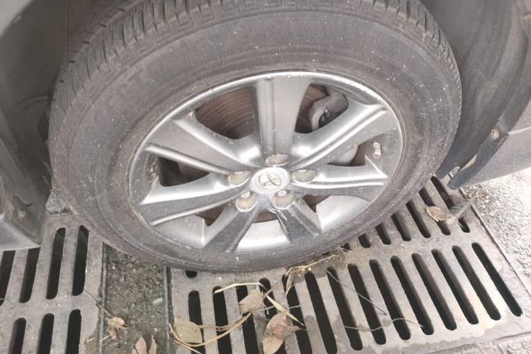 Used Toyota Verso 2015 180E CVT Crossover Edition Right Front Wheel Hub