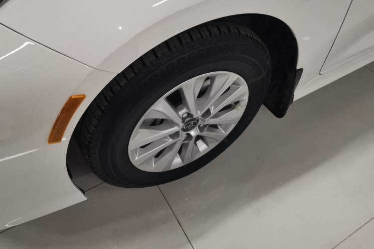 Used Toyota Corolla 2023 1.8L Smart Electric Hybrid Dual-Motor Pioneer Edition Left Front Wheel Hub