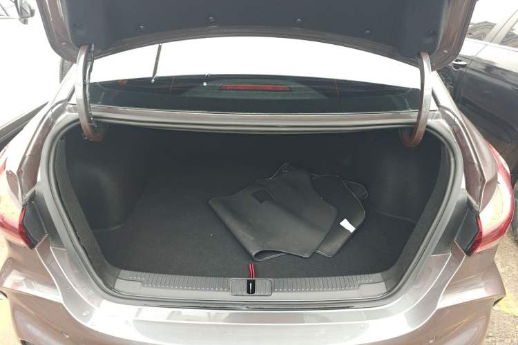 Used MG 5 2025 180 DVVT Global First Edition