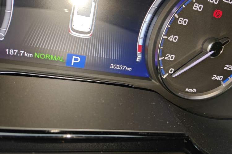 Used GAC Trumpchi GS8 2017 320T Two-Wheel Drive Luxury Smart Connectivity Version (7 Seats)